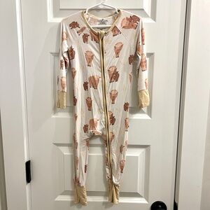 Caden Lane 12-18m bamboo zippy.